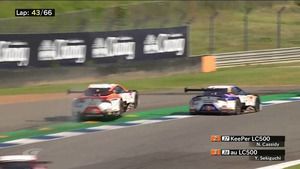 SUPER GT Buriram: accidente de Cassidy y Sekiguchi