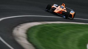 Fernando Alonso analiza el primer test para las 500 millas de Indianápolis 2019