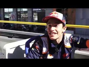 Marc Márquez y el futbolista Joaquin se conocen en Madrid