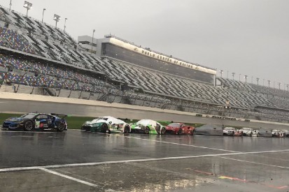 Rennabbruch bei den 24 Stunden von Daytona nach Starkregen
