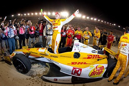 Hunter-Reay earns championship; Carpenter wins race at Fontana