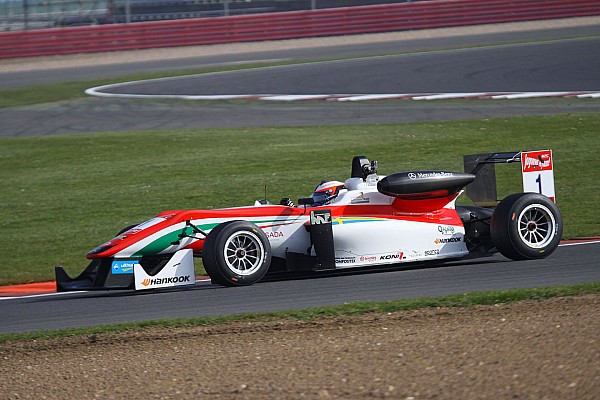 Rosenqvist barre con las poles en Silverstone