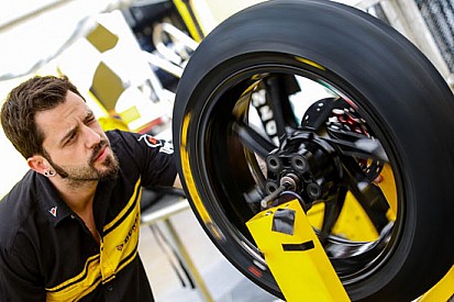 La Dunlop riporta le gomme dure in Germania