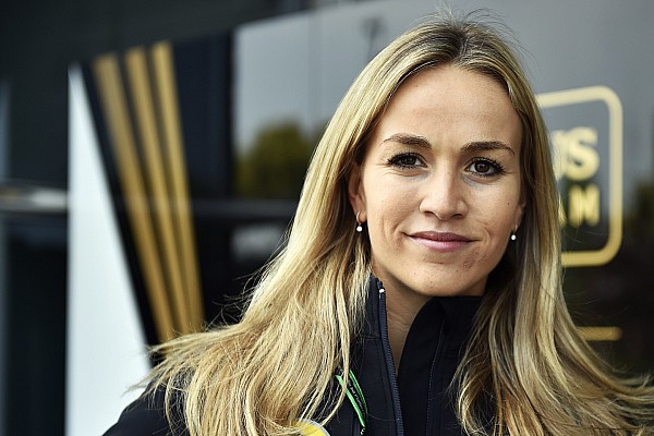 Mitch Evans frustrado al ver a Carmen Jordá en la F1