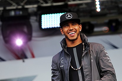 Impiden que Hamilton entre a final de Wimbledon