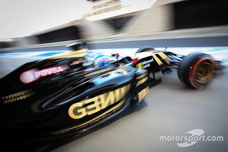 Jolyon Palmer, piloto reserva e de testes da Lotus F1 E23 deixa os pits