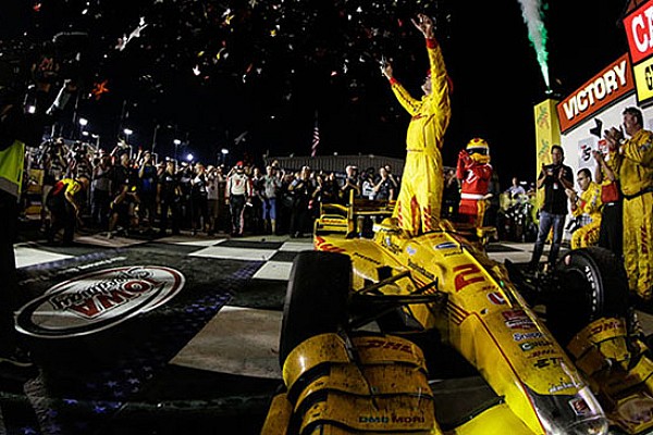 Ryan Hunter-Reay ritrova la vittoria all'Iowa Speedway