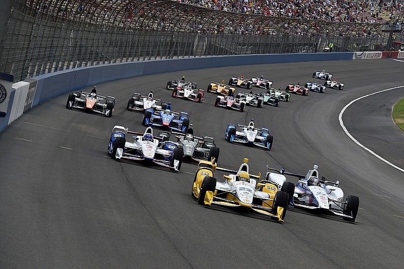 Simon Pagenaud, Team Penske Chevrolet lidera o grid