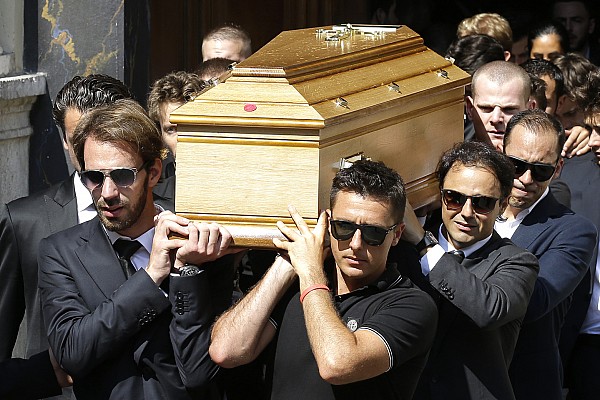 “Dizer adeus a Bianchi foi incrivelmente difícil”, conta Hamilton