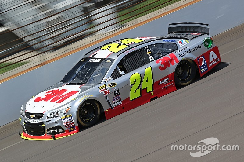 Gordon crashes early in final Indianapolis start video