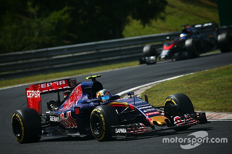 Carlos Sainz Jr., Scuderia Toro Rosso STR10