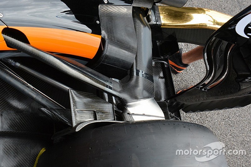 Force India: braccio della sospensione dietro carenato
