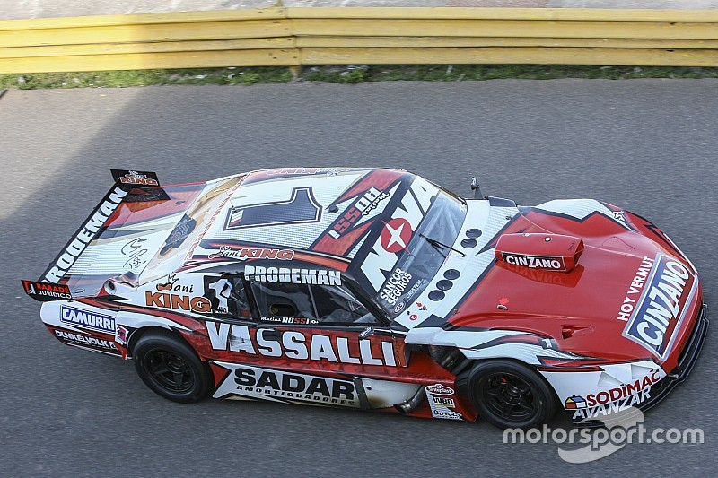 Rossi dominó el viernes de TC en Olavarría