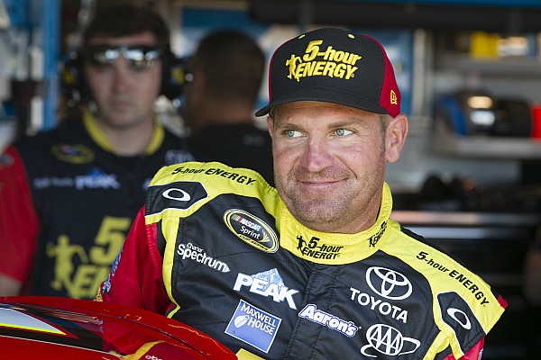Bowyer correr&aacute; con HScott Motorsports en 2016