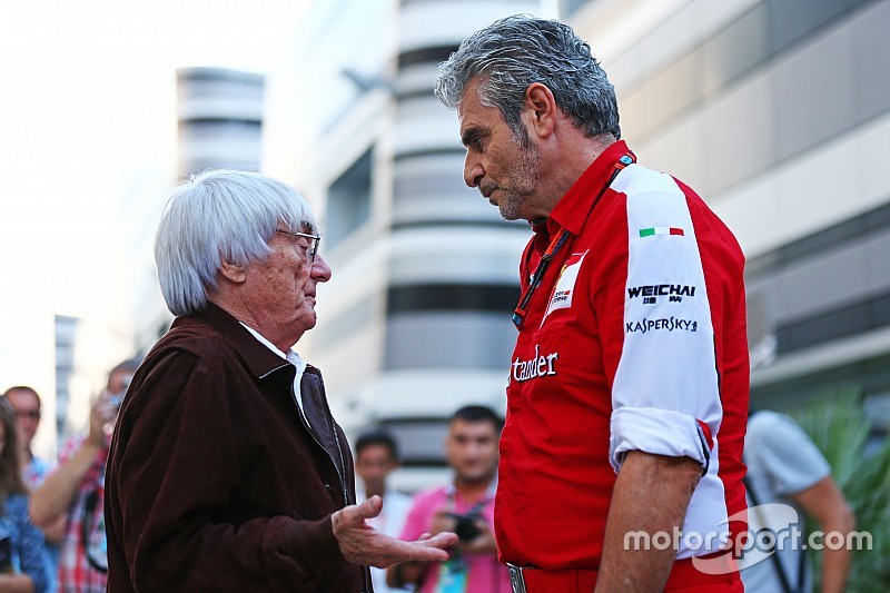 Bernie Ecclestone con Maurizio Arrivabene, Ferrari Director del Equipo