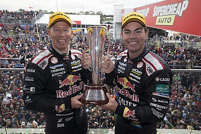Bathurst 1.000: Craig Lowndes und Steven Richards siegen
