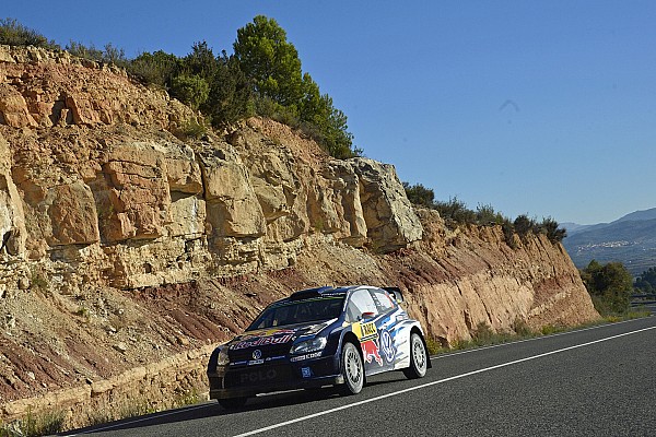 Ogier saca un minuto de ventaja en España