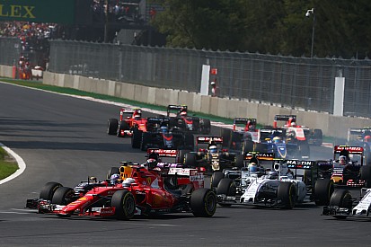 Touché, spin en crash: Vettel teleurgesteld