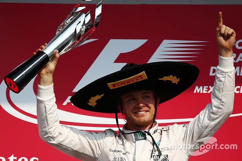 Podium: Race winner Nico Rosberg, Mercedes AMG F1 W06