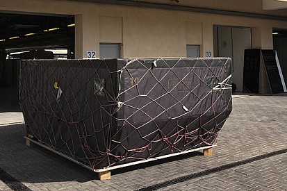 Lotus-Fracht erst mit Verspätung in Abu Dhabi gelandet