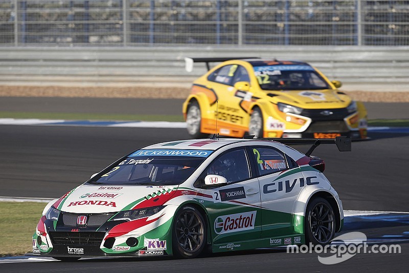 Tarquini weg bij het WTCC-team van Honda