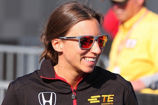 Simona De Silvestro, interesada en la IndyCar, pero concentrada en la F&oacute;rmula E