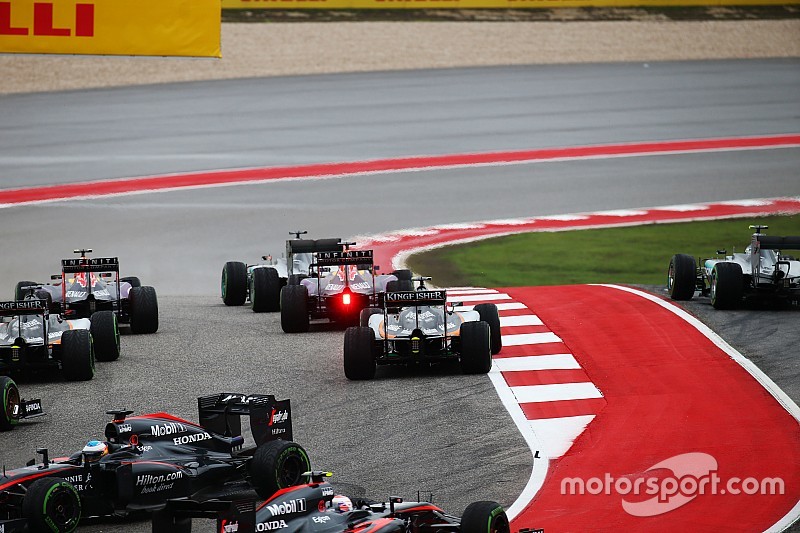 Lewis Hamilton, Mercedes AMG F1 W06 leads at the start of the race as Nico Rosberg, Mercedes AMG F1 W06 runs wide and Fernando Alonso, McLaren MP4-30 spins