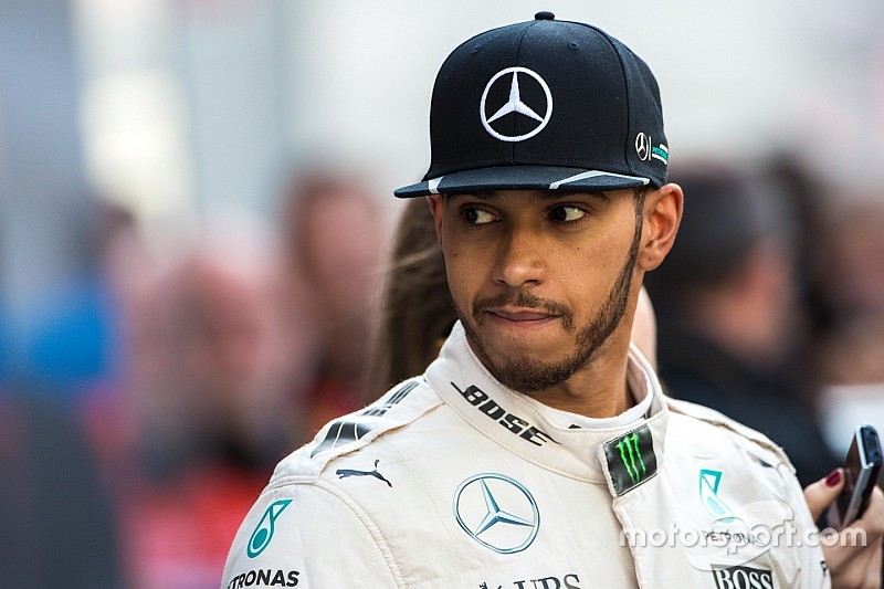 Lewis Hamilton, Mercedes AMG F1con los medios