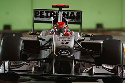 Schumi: 'Araç nemli zeminde daha hızlı'
