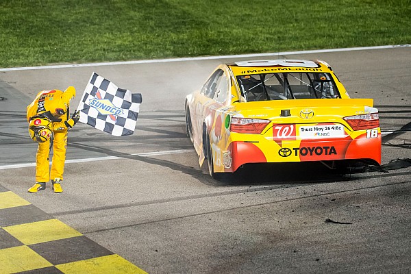 Kyle Busch logra su primera victoria en Kansas