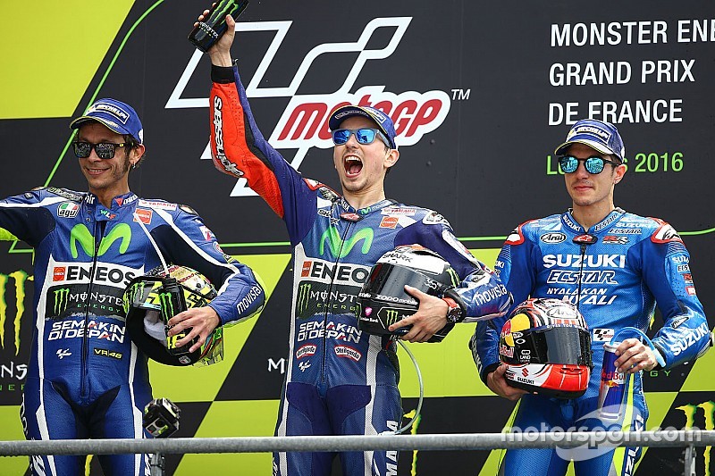 Podium: winner Jorge Lorenzo, Yamaha Factory Racing, second place Valentino Rossi, Yamaha Factory Racing, third place Maverick Vi&ntilde;ales, Team Suzuki MotoGP