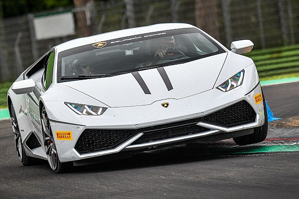 Dovizioso y Stoner en la pista de Imola
