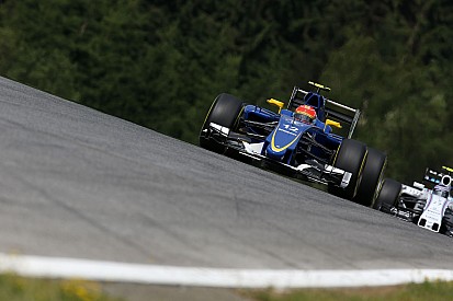 Ilyen egy kör egy modern F1-es autóval a néhai A1-Ringen