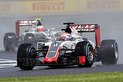 Haas sufrió un corte de electricidad en su box durante la carrera
