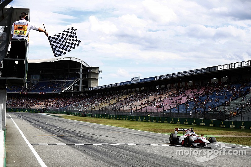 Race winner Sergey Sirotkin, ART Grand Prix