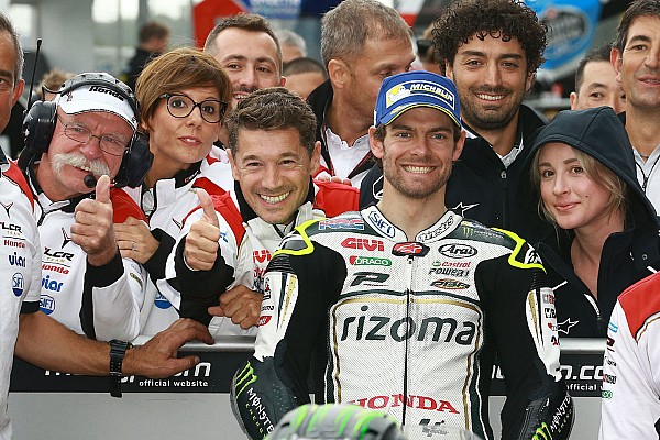 Crutchlow se qued&oacute; con la pole en Silverstone bajo la lluvia