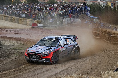WRC Italia: Neuville unggul atas Latvala setelah hari Jumat pagi
