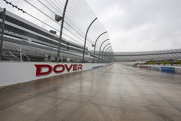 Keselowski en la pole en Dover gracias a la lluvia