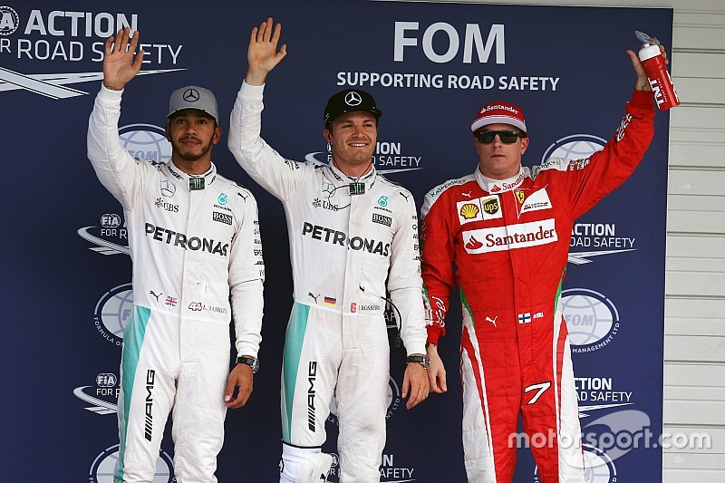 Top tres clasificados en parc ferme: segundopuesto Lewis Hamilton, Mercedes AMG F1; Ganador de la po