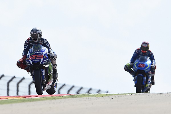 Lorenzo, el m&aacute;s r&aacute;pido de un d&iacute;a marcado por las ca&iacute;das