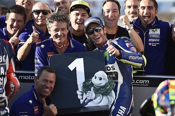 Rossi renace en Motegi y se lleva la pole