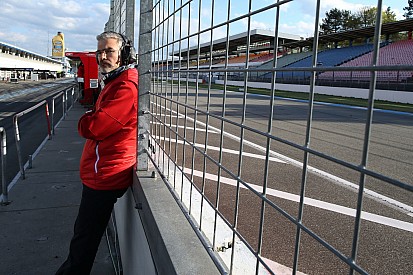 "Si pudiera fichar a un piloto de cualquier categoría sería Hamilton"