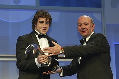 Ap&oacute;s nove anos, Nigel Roebuck volta &agrave; revista Autosport