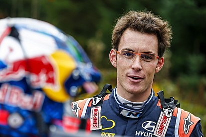 Neuville courra à Ypres sur la Hyundai R5