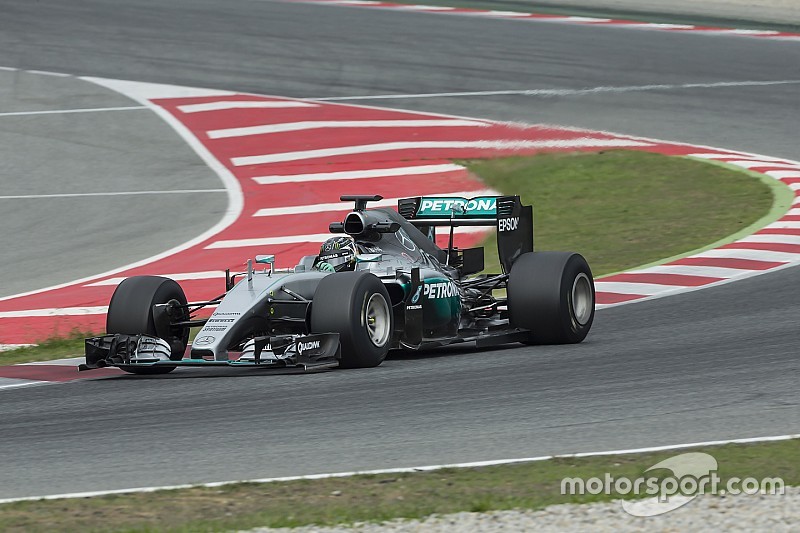 Nico Rosberg, Mercedes F1 Team testing 2017-spec Pirelli tyres