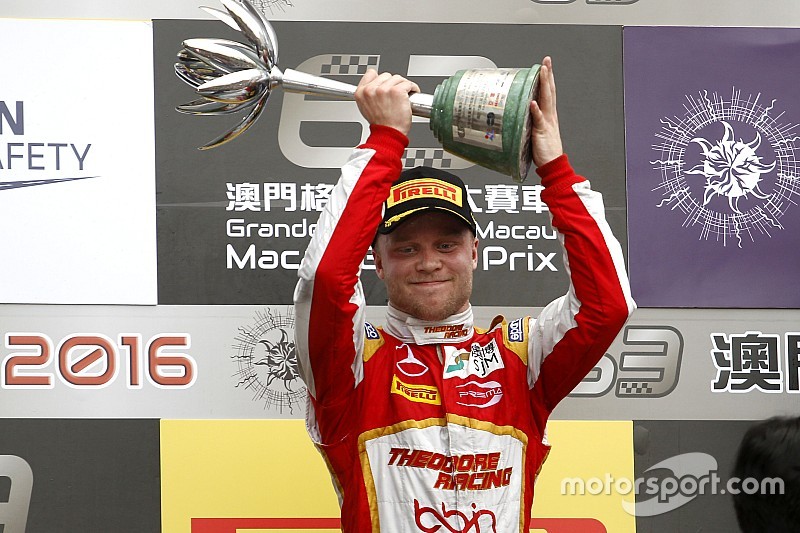 Podio: segundo lugar Felix Rosenqvist, SJM Theodore Racing by Prema Dallara Mercedes