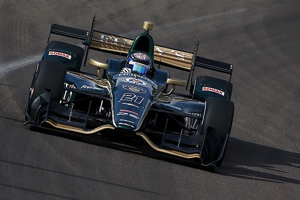 Hildebrand regresa al coche en Phoenix