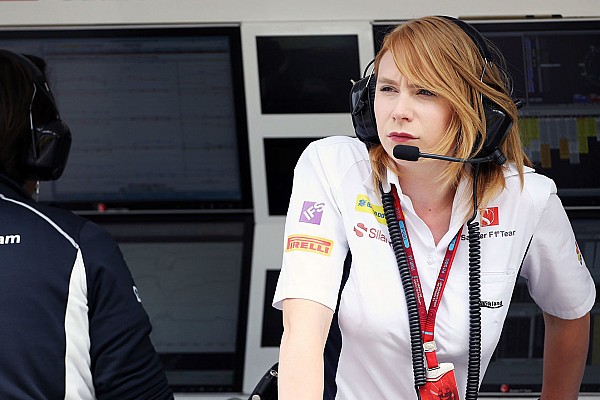 Mi trabajo en Fórmula 1... encargada de la estrategia de un equipo