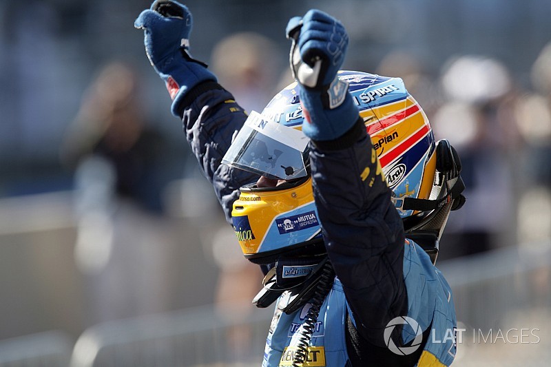 Alonso ya forma parte del Salón de la Fama de la FIA