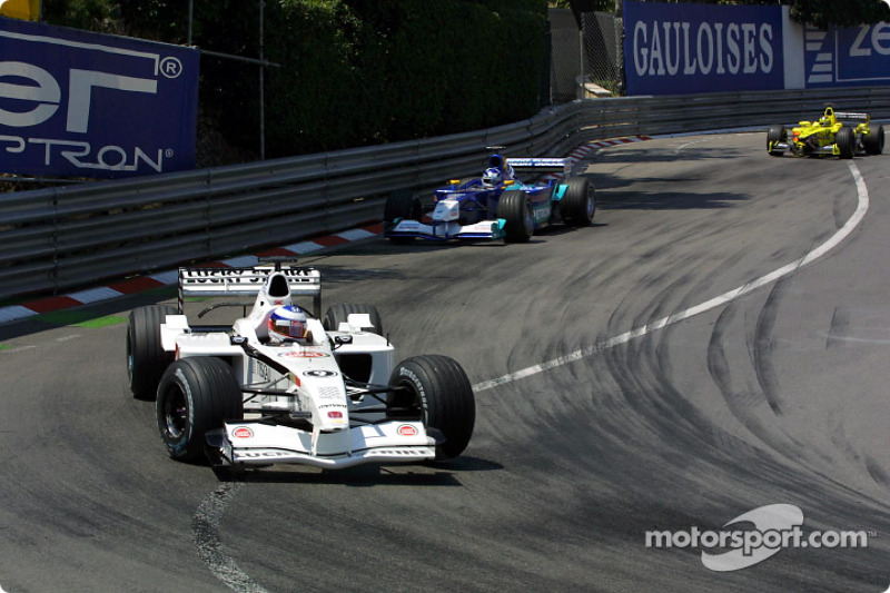 Олів'є Паніс (BAR Honda), Кімі Райкконен (Sauber Petronas) і Хайнц-Харальд Френтцен (Jordan Honda)